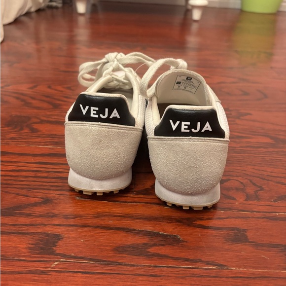 Veja White and Black Women's Sneakers - Picture 3 of 4